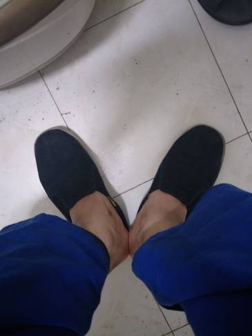 光脚穿布鞋 自拍